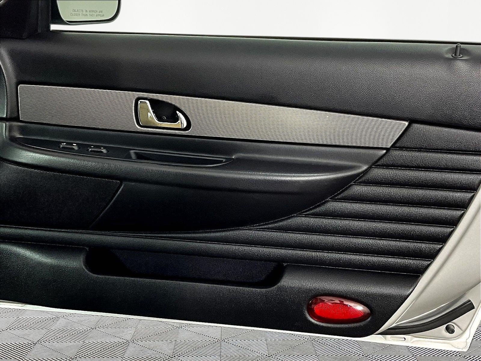 Used 2004 Ford Thunderbird RWD image 19
