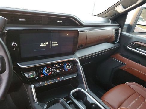 Used 2024 GMC Sierra 3500 Denali Ultimate image 27