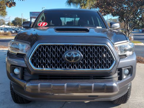 Certified 2019 Toyota Tacoma TRD Sport image 3