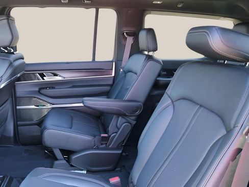 New 2026 Jeep Grand Wagoneer Summit AWD/4WD image 17