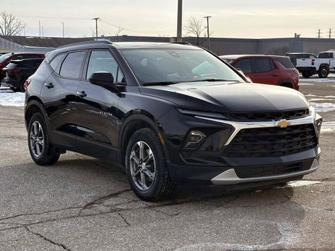 Certified 2023 Chevrolet Blazer LT w/ Convenience Package image 6