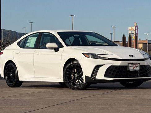 New 2026 Toyota Camry SE image 2