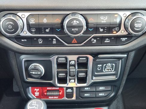 New 2024 Jeep Wrangler Willys image 15