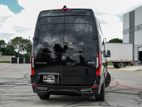 Used 2022 Mercedes-Benz Sprinter 2500 image 13