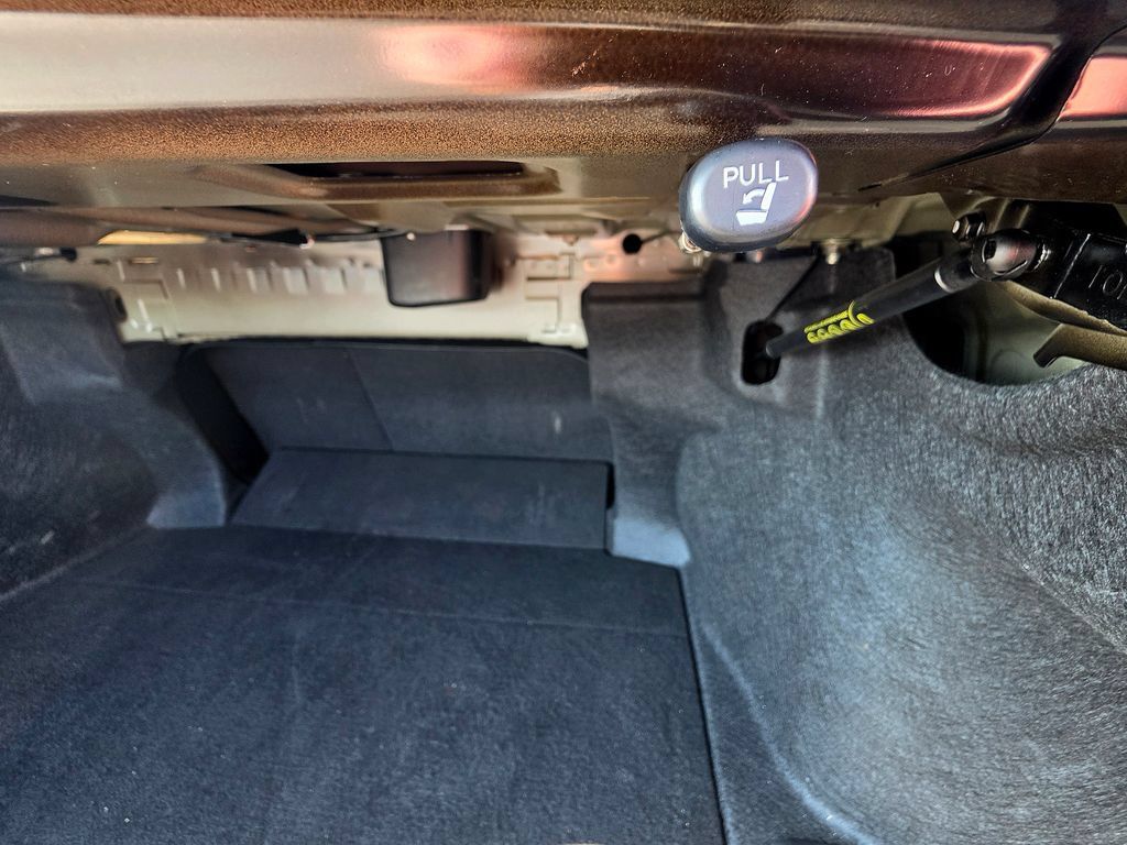 Used 2025 Toyota Camry SE FWD image 7