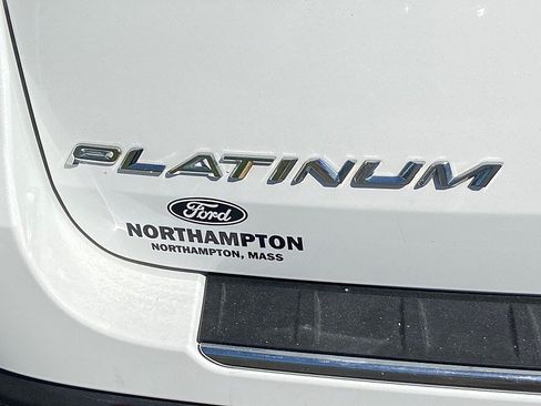 Used 2023 Ford Explorer Platinum w/ Technology Package AWD/4WD image 11