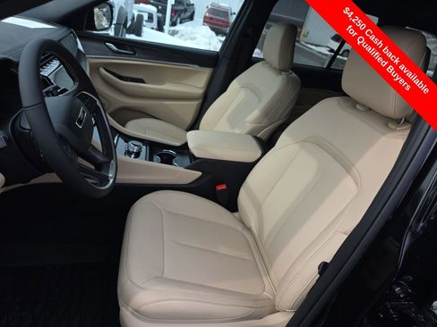 New 2025 Jeep Grand Cherokee Limited image 12