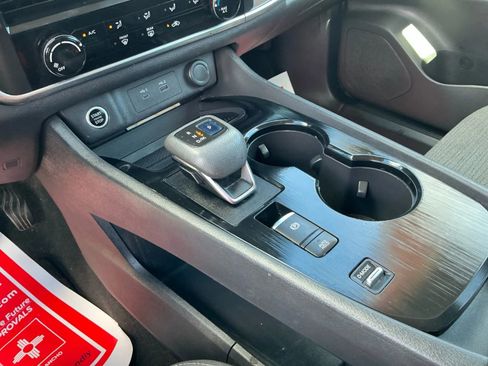 Used 2021 Nissan Rogue S image 29