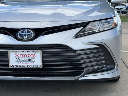 Used 2024 Toyota Camry LE w/ Convenience Package FWD image 9