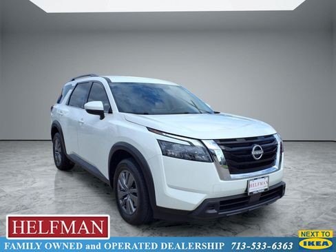 Used 2025 Nissan Pathfinder SV AWD/4WD image 1