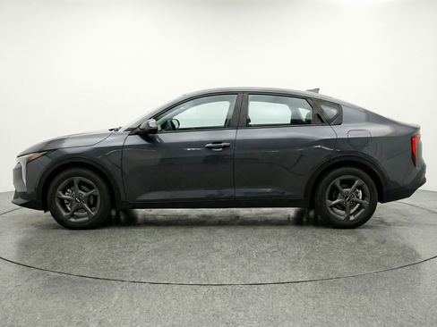 Used 2025 Kia K4 LXS image 5