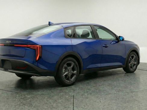 Used 2025 Kia K4 LXS image 9