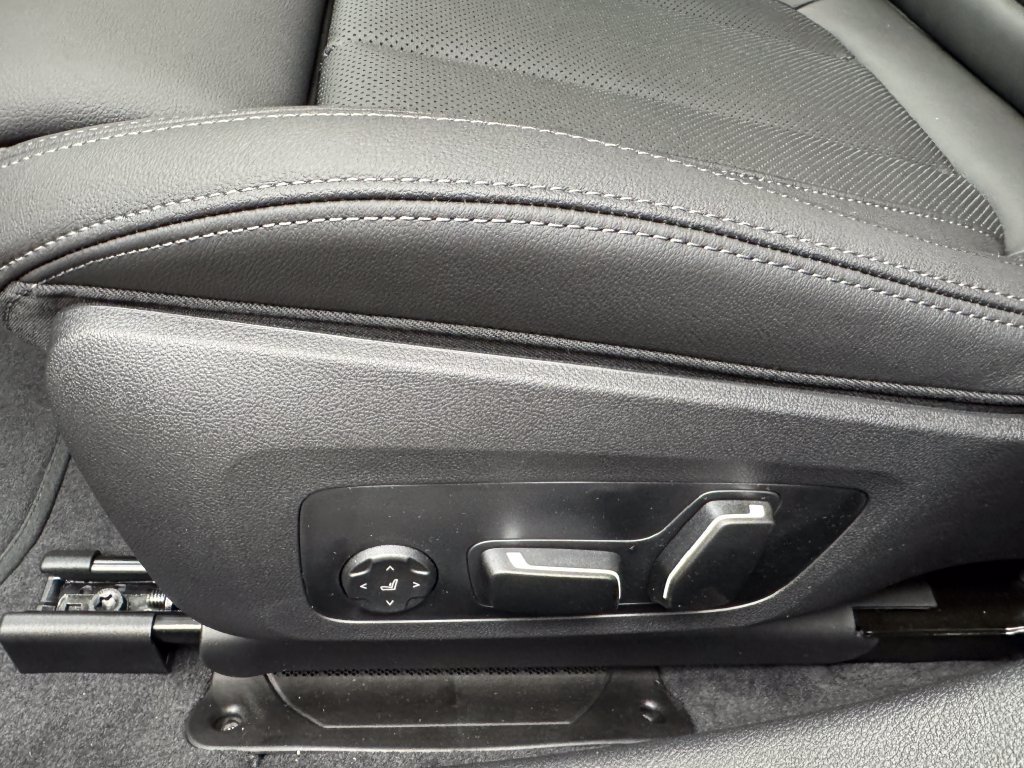 Used 2026 BMW 430i xDrive w/ M Sport Package AWD/4WD image 11