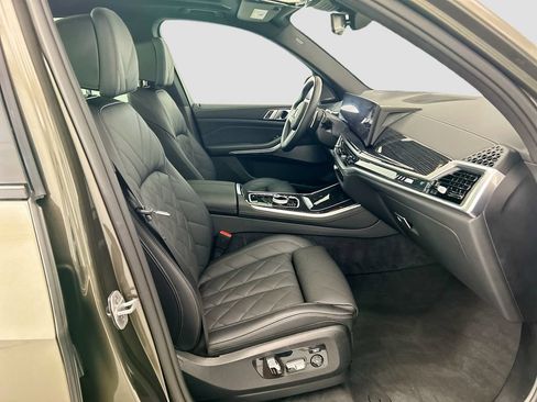 Used 2025 BMW X5 M60i AWD/4WD image 19