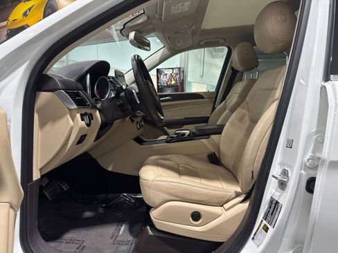 Used 2017 Mercedes-Benz GLS 450 4MATIC image 40