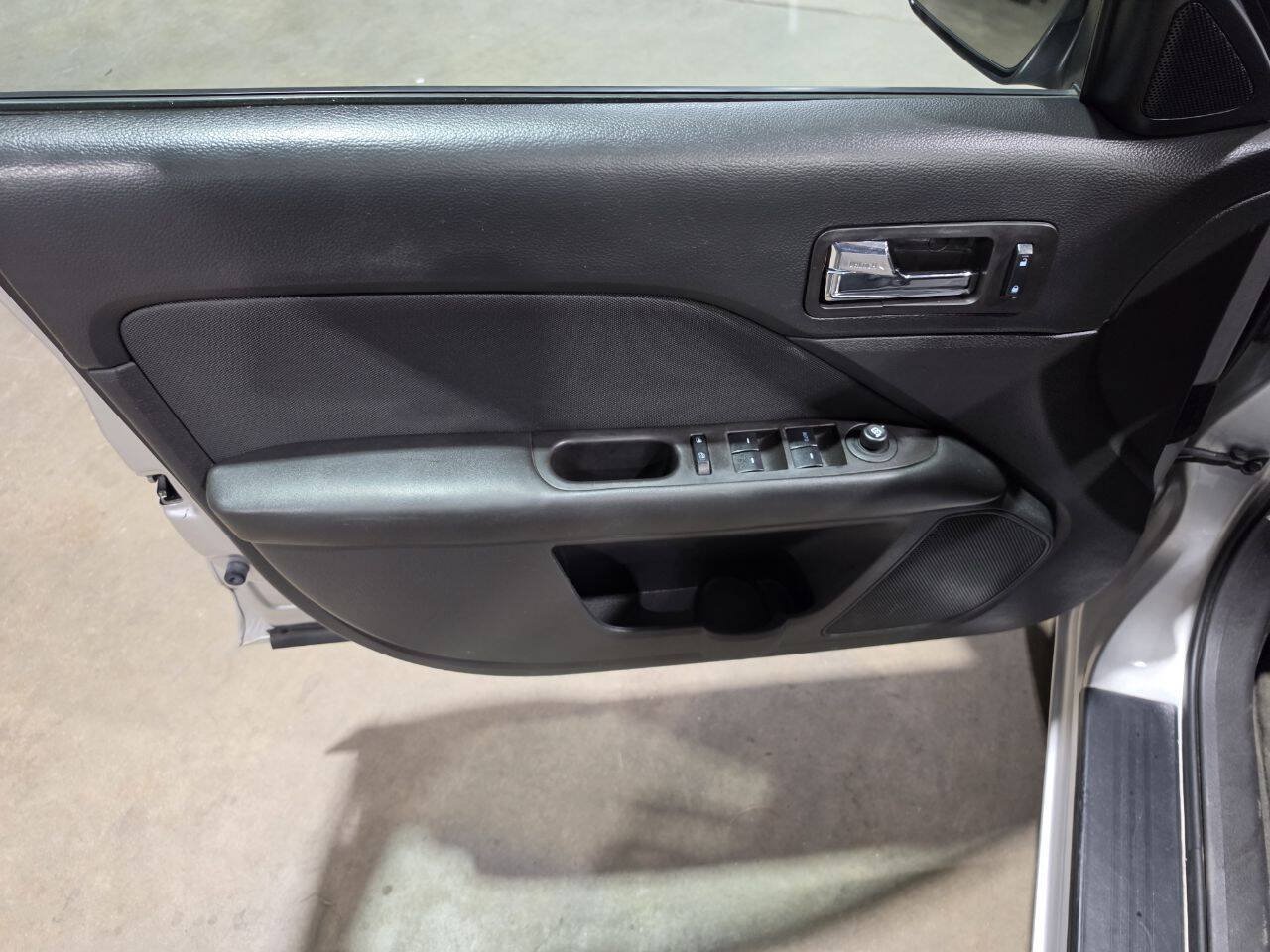 Used 2012 Ford Fusion SE FWD image 26