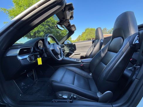 Used 2014 Porsche 911 Carrera 4 AWD/4WD image 49