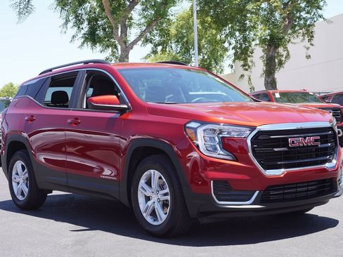 Certified 2023 GMC Terrain SLE w/ Driver Convenience Package FWD image 4