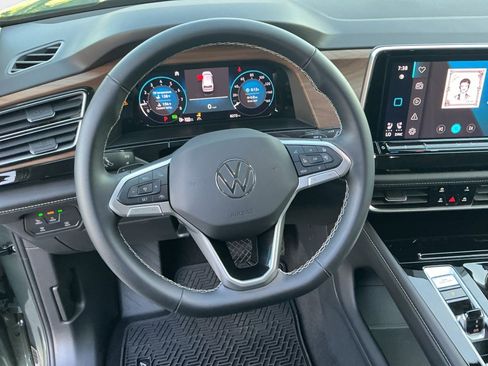 Certified 2026 Volkswagen Atlas SE w/ Panoramic Sunroof Package AWD/4WD image 13