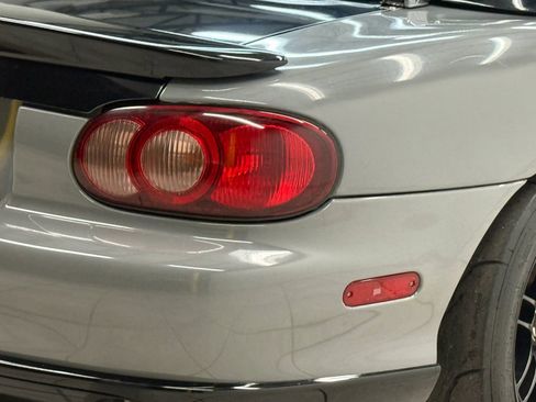 Used 2004 MAZDA MX-5 Miata MAZDASPEED image 8