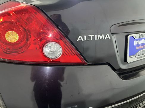 Used 2010 Nissan Altima 2.5 S w/ Premium Pkg image 11