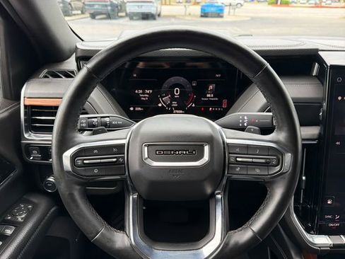 Used 2025 GMC Yukon Denali RWD image 16