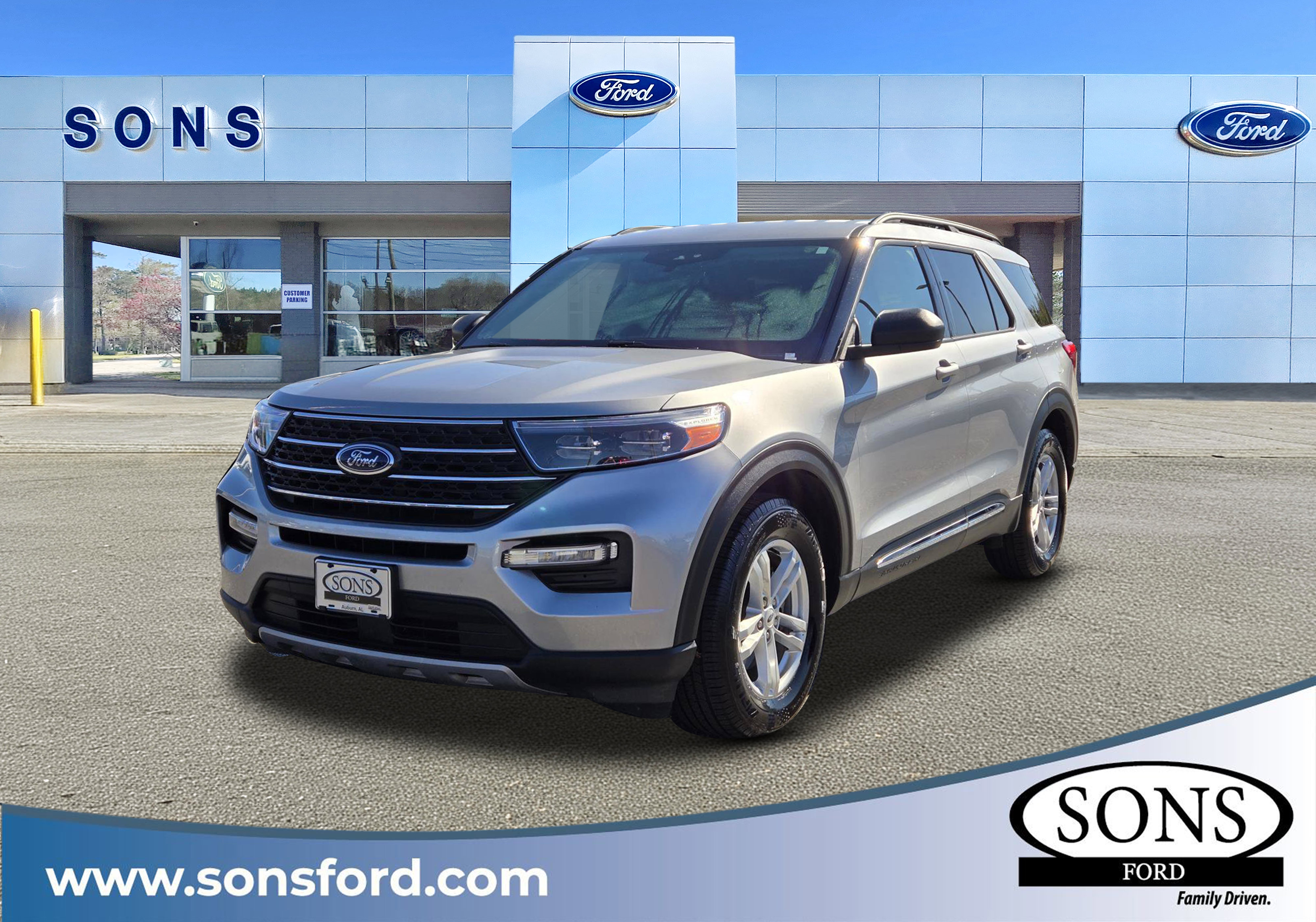Used 2023 Ford Explorer XLT w/ Equipment Group 202A RWD image 1