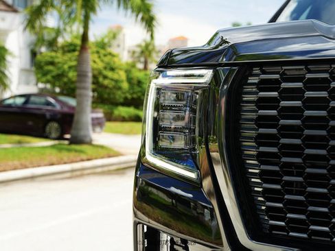 Used 2023 GMC Yukon Denali Ultimate AWD/4WD image 68