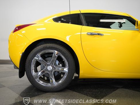 Used 2009 Pontiac Solstice Coupe w/ Premium Package image 30