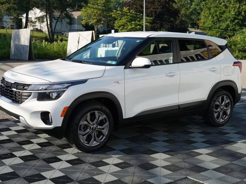 Used 2024 Kia Seltos LX AWD/4WD image 27