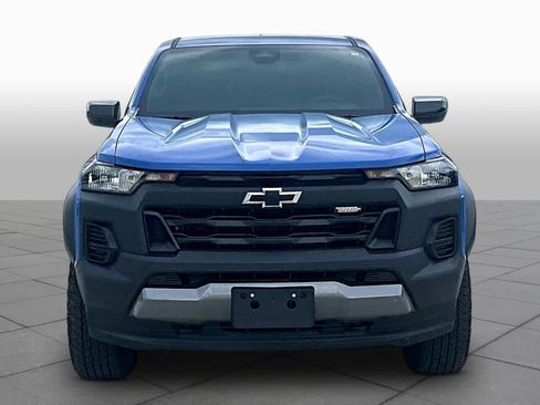 Used 2025 Chevrolet Colorado Trail Boss AWD/4WD image 3