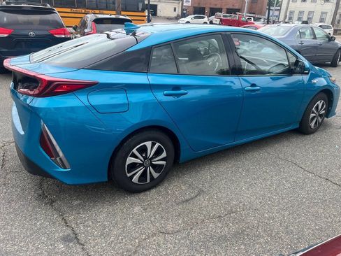 Used 2017 Toyota Prius Prime Premium FWD image 8