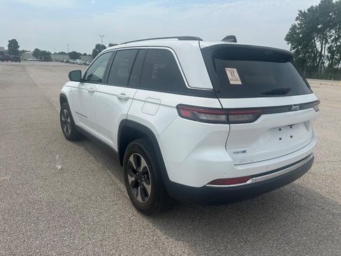 Used 2022 Jeep Grand Cherokee Limited 4xe w/ Luxury Tech Group II AWD/4WD image 7