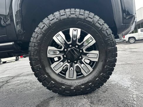 Used 2025 GMC Sierra 2500 Denali w/ Denali Reserve Package AWD/4WD image 13