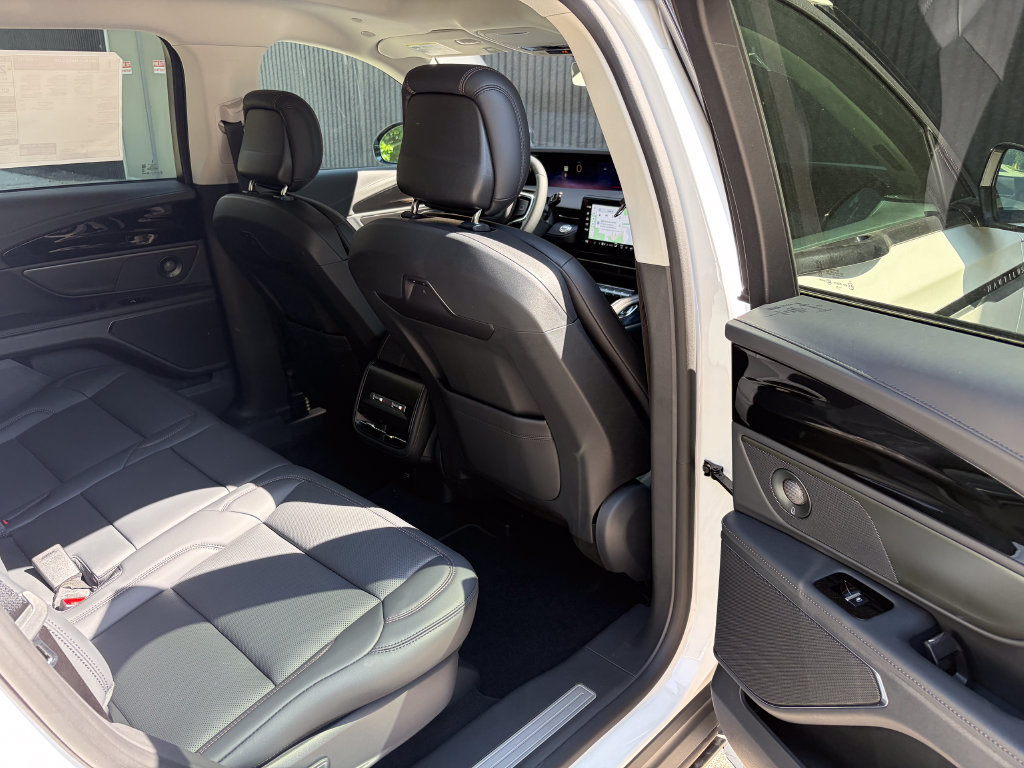 New 2026 Lincoln Nautilus Premier w/ Equipment Group 102A AWD/4WD image 25