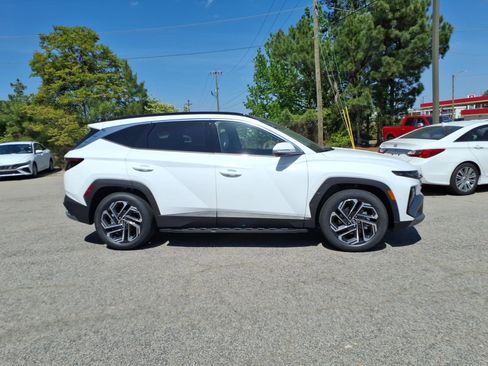 New 2026 Hyundai Tucson Limited FWD image 2