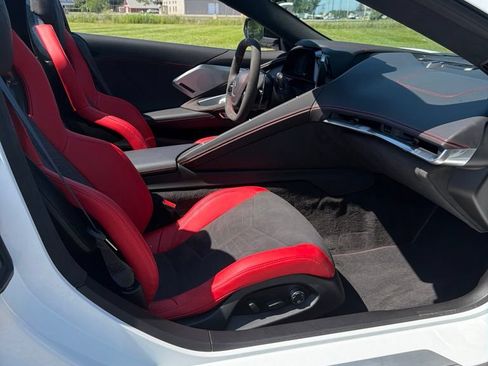 Used 2024 Chevrolet Corvette Stingray Premium Conv w/ Z51 Performance Package RWD image 20