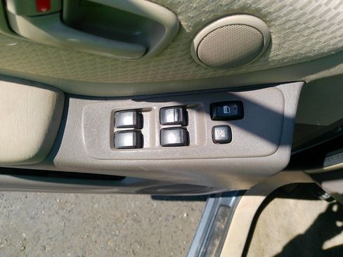 Used 2004 Toyota Highlander 4WD V6 image 37