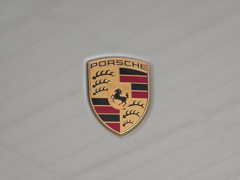 Used 2021 Porsche Macan AWD/4WD image 31