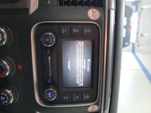 Used 2024 RAM 1500 Classic SLT AWD/4WD image 17