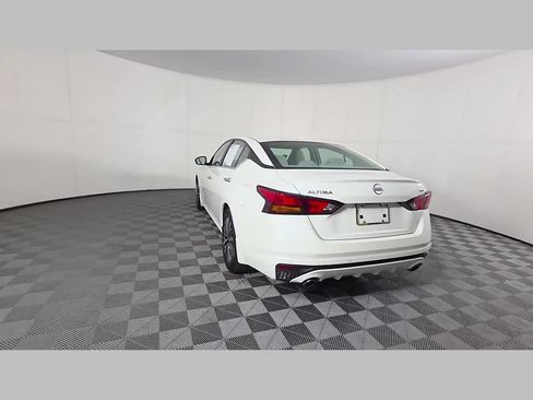 Used 2024 Nissan Altima 2.5 SV w/ SV Premium Package FWD image 43