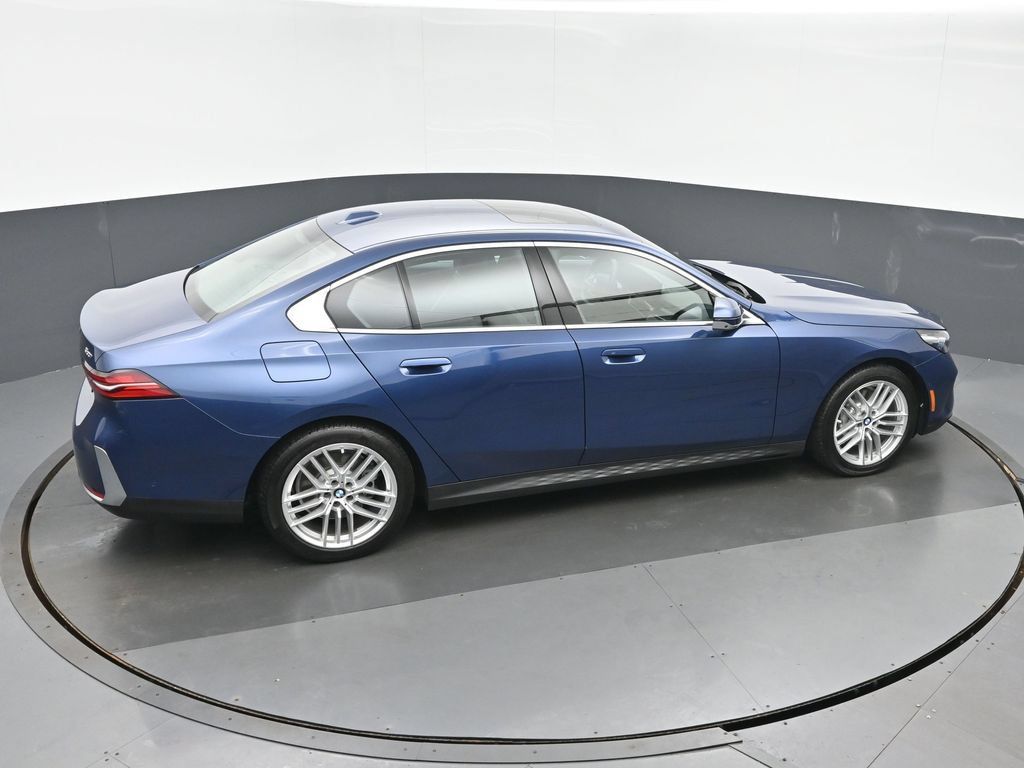 Used 2024 BMW 530i xDrive w/ Premium Package AWD/4WD image 37