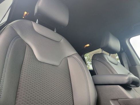 New 2026 Jeep Compass Latitude image 14