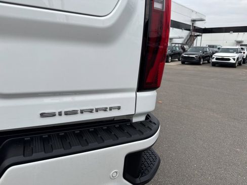 Used 2025 GMC Sierra 2500 Denali Ultimate image 38
