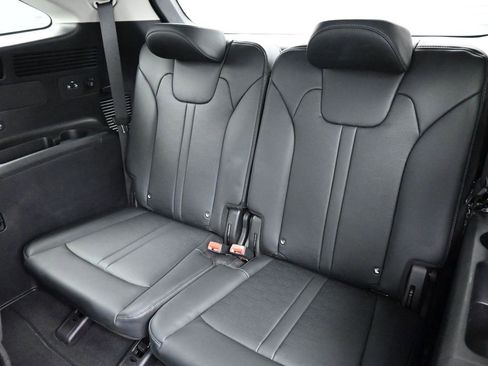 Certified 2025 Kia Sorento EX image 21