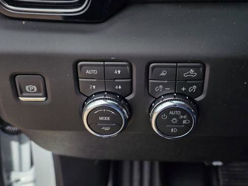 New 2026 GMC Sierra 2500 AT4 image 25