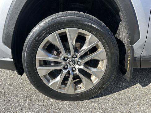Used 2019 Toyota RAV4 Limited w/ Cold Weather Package AWD/4WD image 19