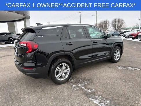 Used 2023 GMC Terrain SLE image 12
