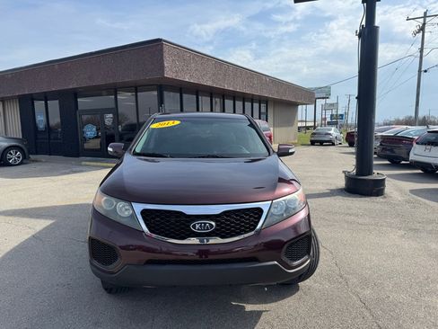 Used 2013 Kia Sorento LX image 2