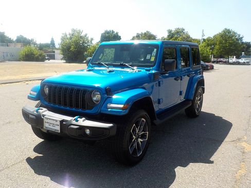 Used 2024 Jeep Wrangler Unlimited w/ Convenience Group image 1